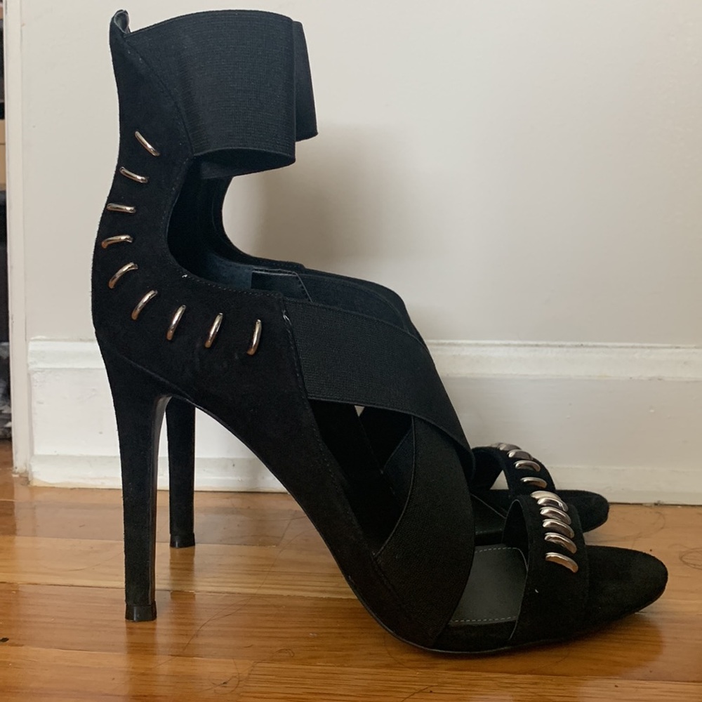 NWOT Kendall & Kylie Black Strappy Stilettos